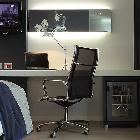 호텔 홀리데이 인 밀란 노드 자라