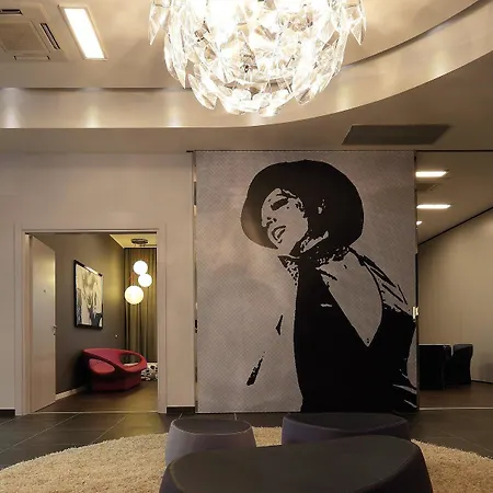 Milan Nord Zara By Ihg Hotel 4*