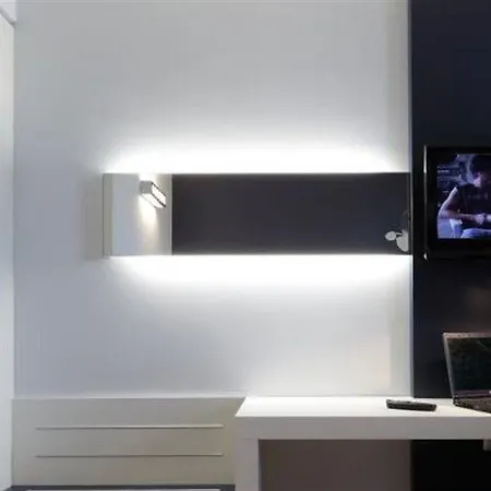 Milan Nord Zara By Ihg Hotel